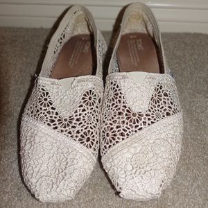 TOMS- Natural Moroccan Crochet Women's Classics