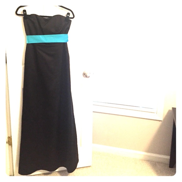 David's Bridal, black sweetheart strapless dress