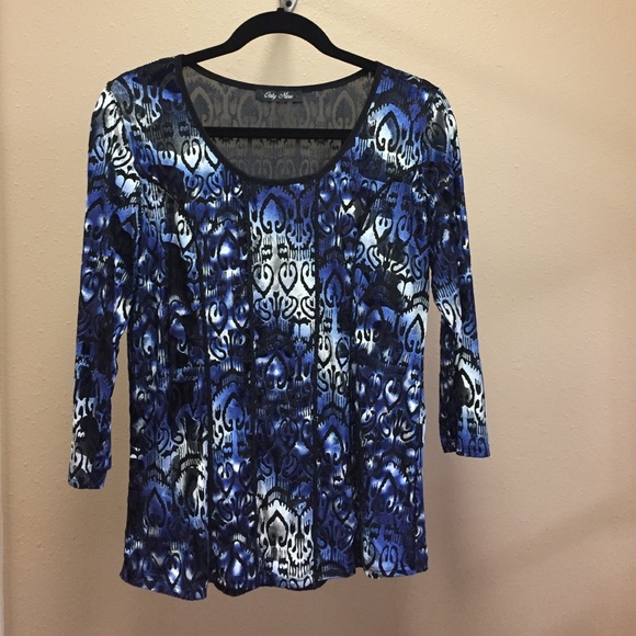 Blue retro velvet top.