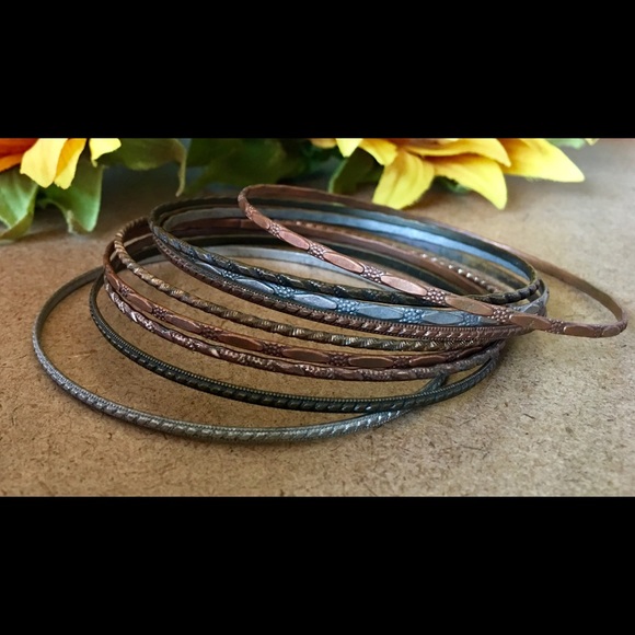Small Simple Bangle Bracelets - Picture 3 of 4