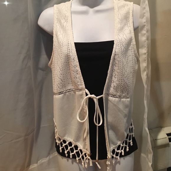 Cute cream vest!!