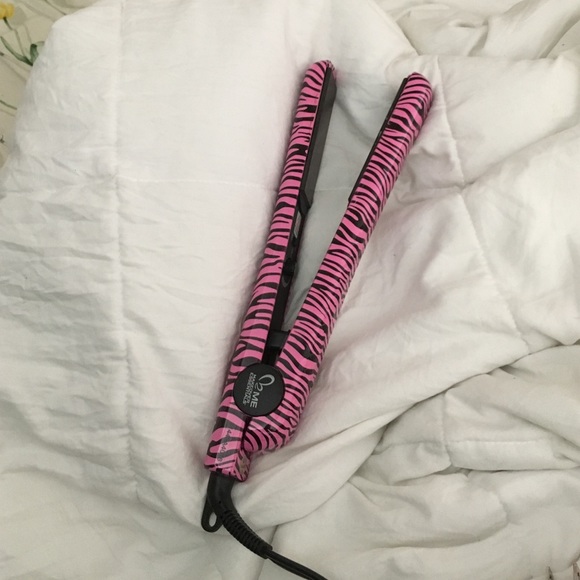 Zebra pink flat iron by Makeover Essentials main image 4
