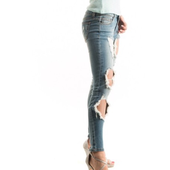 😍 Nevaeh Distressed Jeans 😍 - Picture 3 of 5
