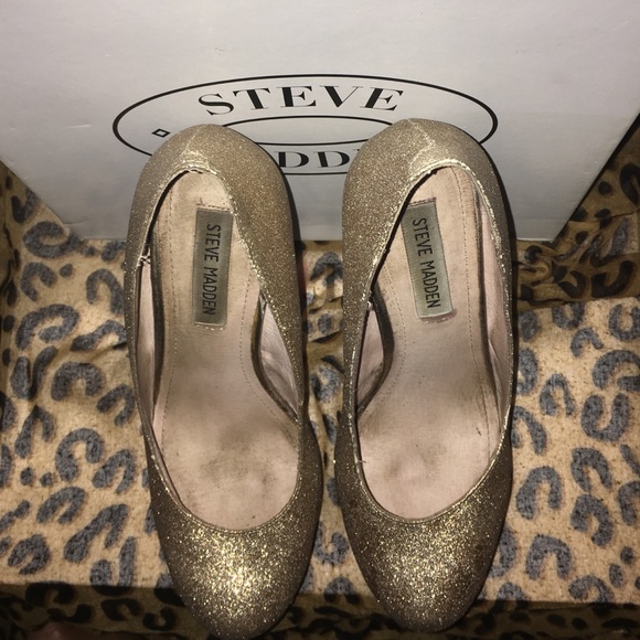Real leather lining Golden Steve Madden stiletto! - Picture 4 of 4