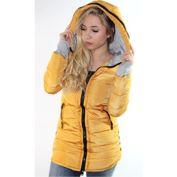 🔥SALE🔥🎉🌼HP🌼🎉 Long sleeve zipper coat 💛🎉🌼