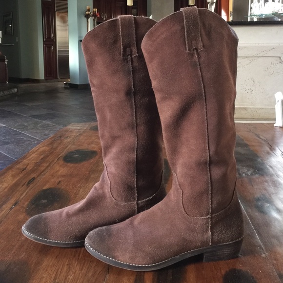 Kelsi Dagger suede boots