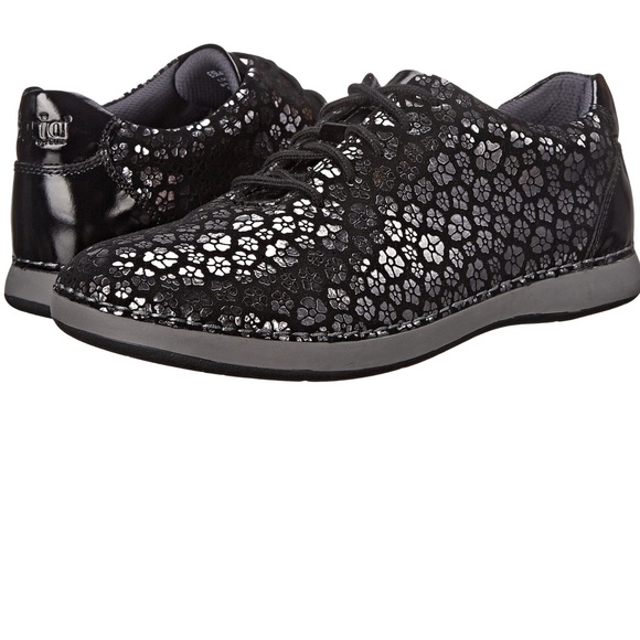 Alegria Essence Night Poppy