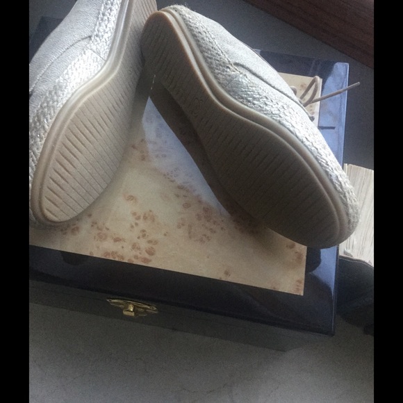 ****SOLD***EASYSPIRIT 360 WALKING SHOES***SOLD*** - Picture 2 of 4