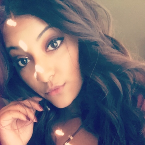 Meet your Posher, Famena - Picture 1 of 1