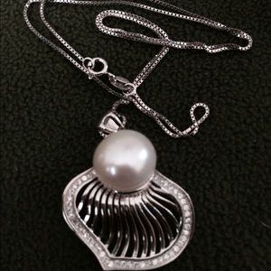 Sterling silver necklace w big natural pearl