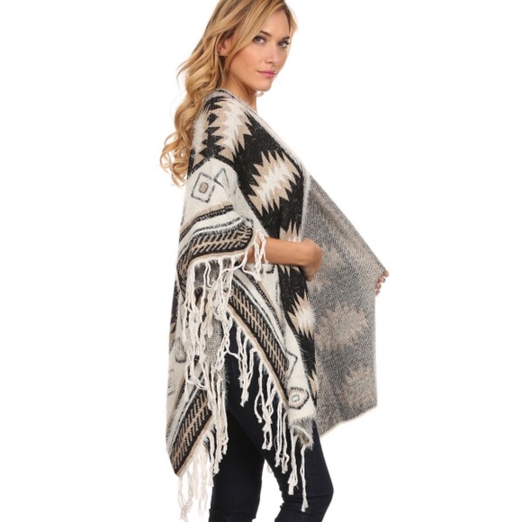 Aztec Poncho - Picture 5 of 5