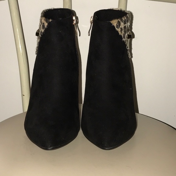 NWT Black Suede Leopard Bootie - Size 6W - Picture 2 of 4