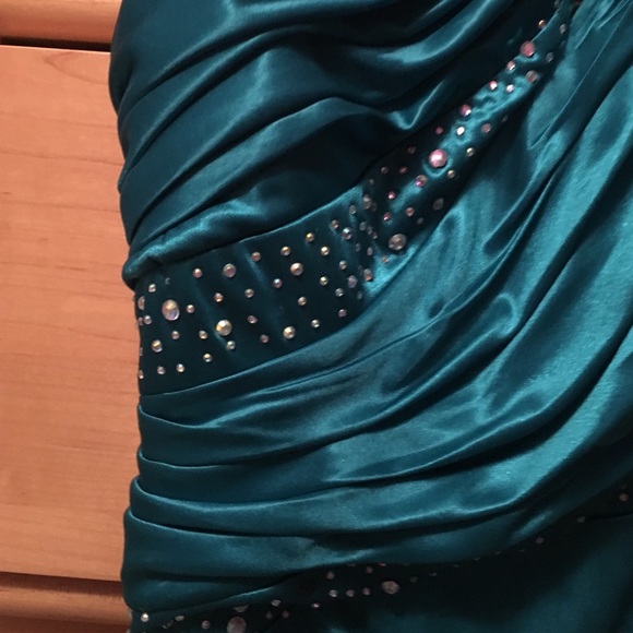 Cocktail dress - Picture 3 of 3