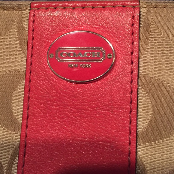 Coach wristlet - Picture 4 of 4