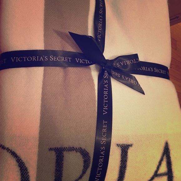 Victoria Secret Blanket  💕
