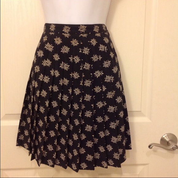 Vintage Navy Pleated Skirt ✨ Size 9/10 - Picture 1 of 3