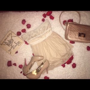 🎉Final Price🎉 Wet Seal Lace Detail Strapless Top