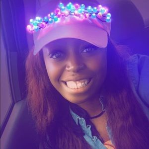 Meet your Posher, Clarissa