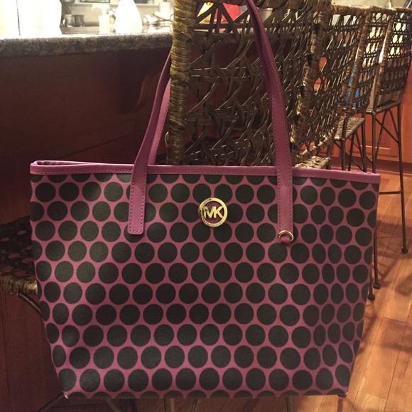 Gorgeous Michael Kors bag one day sale