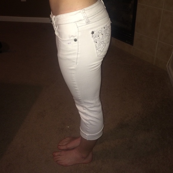 White capris!⚪️⚪️⚪️