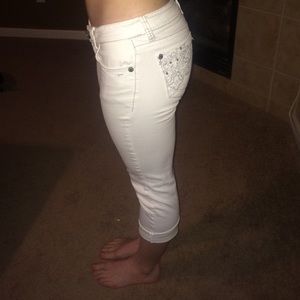 White capris!⚪️⚪️⚪️