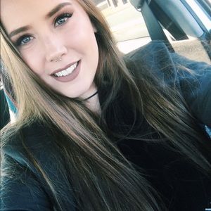 Meet your Posher, Brenna