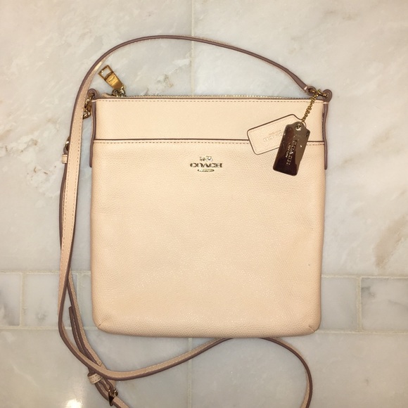 Coach North/South Swingpack Crossbody purse