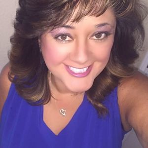 Meet your Posher, Leslie