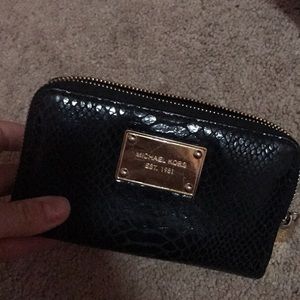 Black leather Michael Kors wallet