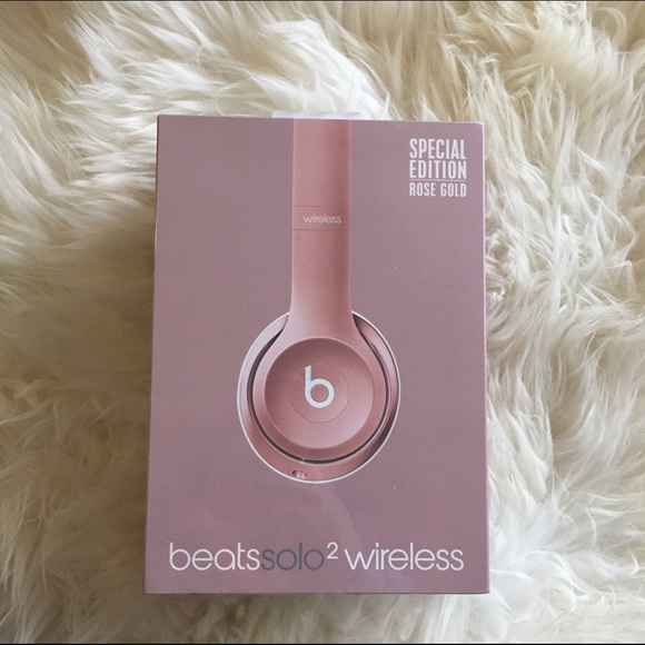 SOLD Beats Solo 2 Wireless Headphones in Rose Gold