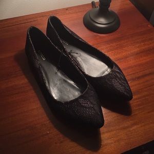 NWOT Black Lace Express Flats