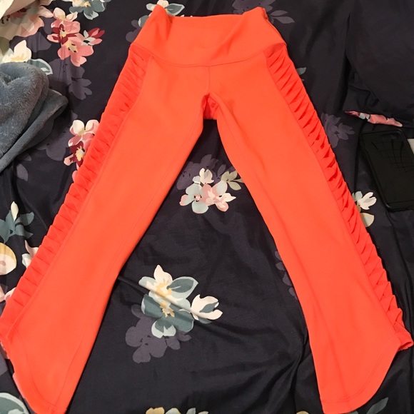 Lululemon crops. Never worn. Mesh on side