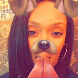 Meet your Posher, Crystal