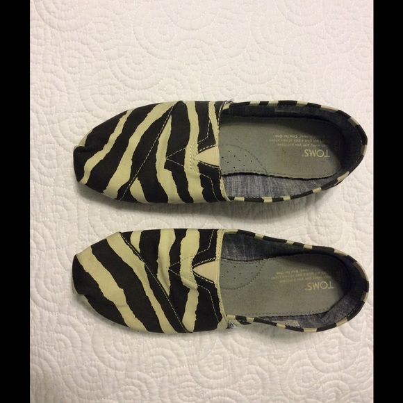 Size 10 Zebra Toms