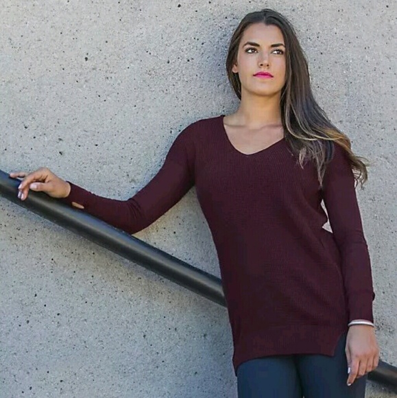 Lululemon The Sweater Life Bordeaux. Thumbholes