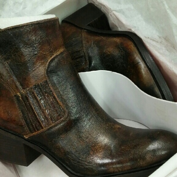 donald pliner ankle boots