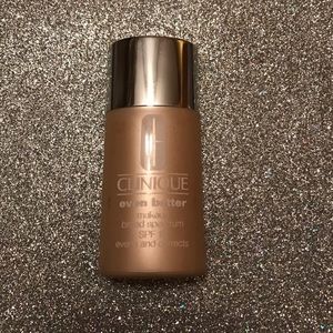 Clinique Even Better liquid foundation 07 vanilla