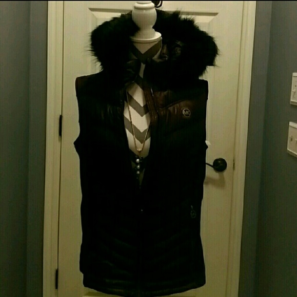 SALE!!!! Michael Kors hooded vest - Picture 2 of 7