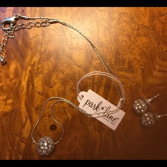 PARK LANE-Matching necklace & pierced earring set!