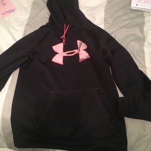Black under armour sweatshirt
