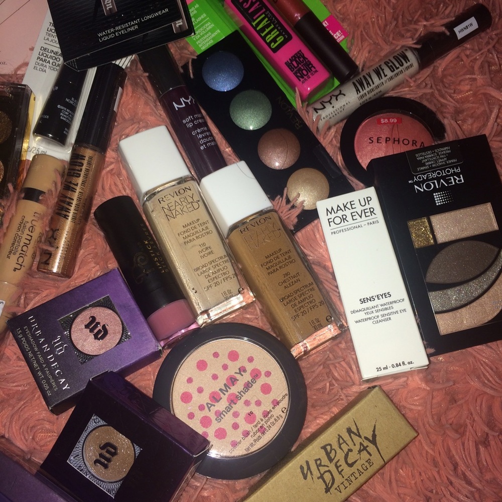 Mystery Beauty Box  - Picture 4 of 6