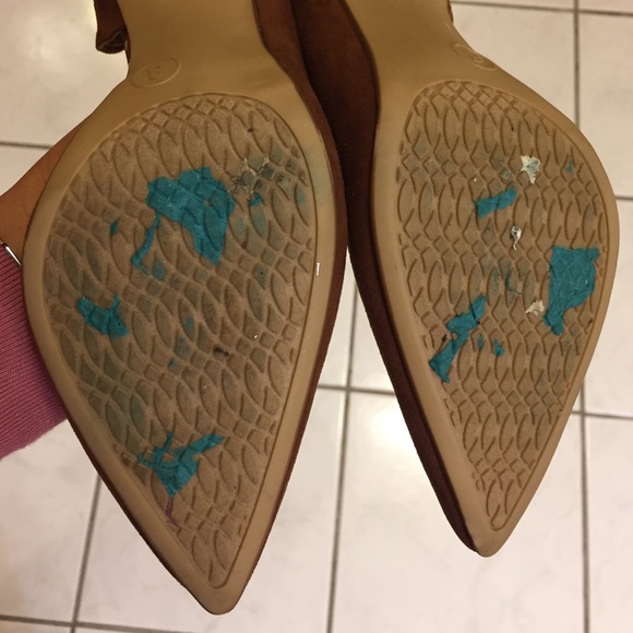 Heels 👠 - Picture 3 of 4
