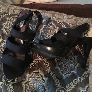 Vera Wang Black stiletto