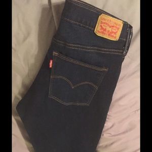 Levi's Slimming Skinny Dark wash Denim Jeans