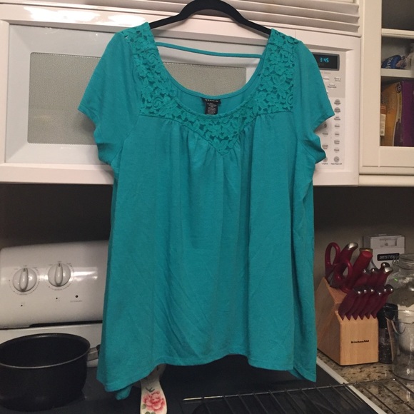 Gorgeous feminine blouse!