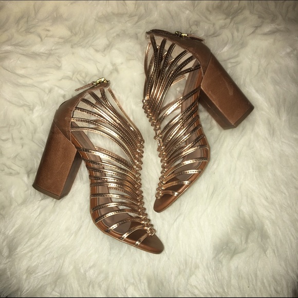 Anthropologie Shoes - ANTHROPOLOGIE raphaella booz rosegold knot heels