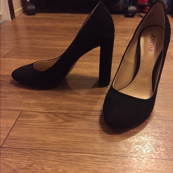 Fieran Black Faux Suede 5.5