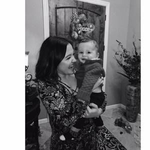 Meet your Posher, Larissa