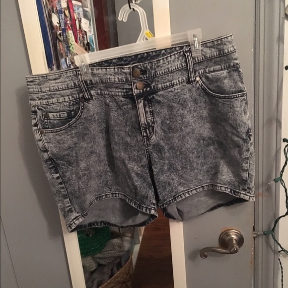Acid wash shorts