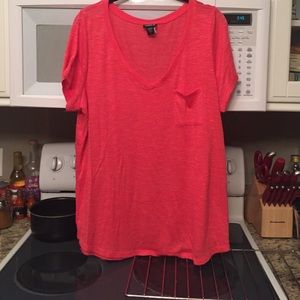 Loose fitting top perfect for leggings!